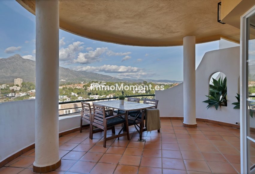 Resale - Apartment - Marbella - Nueva Andalucía