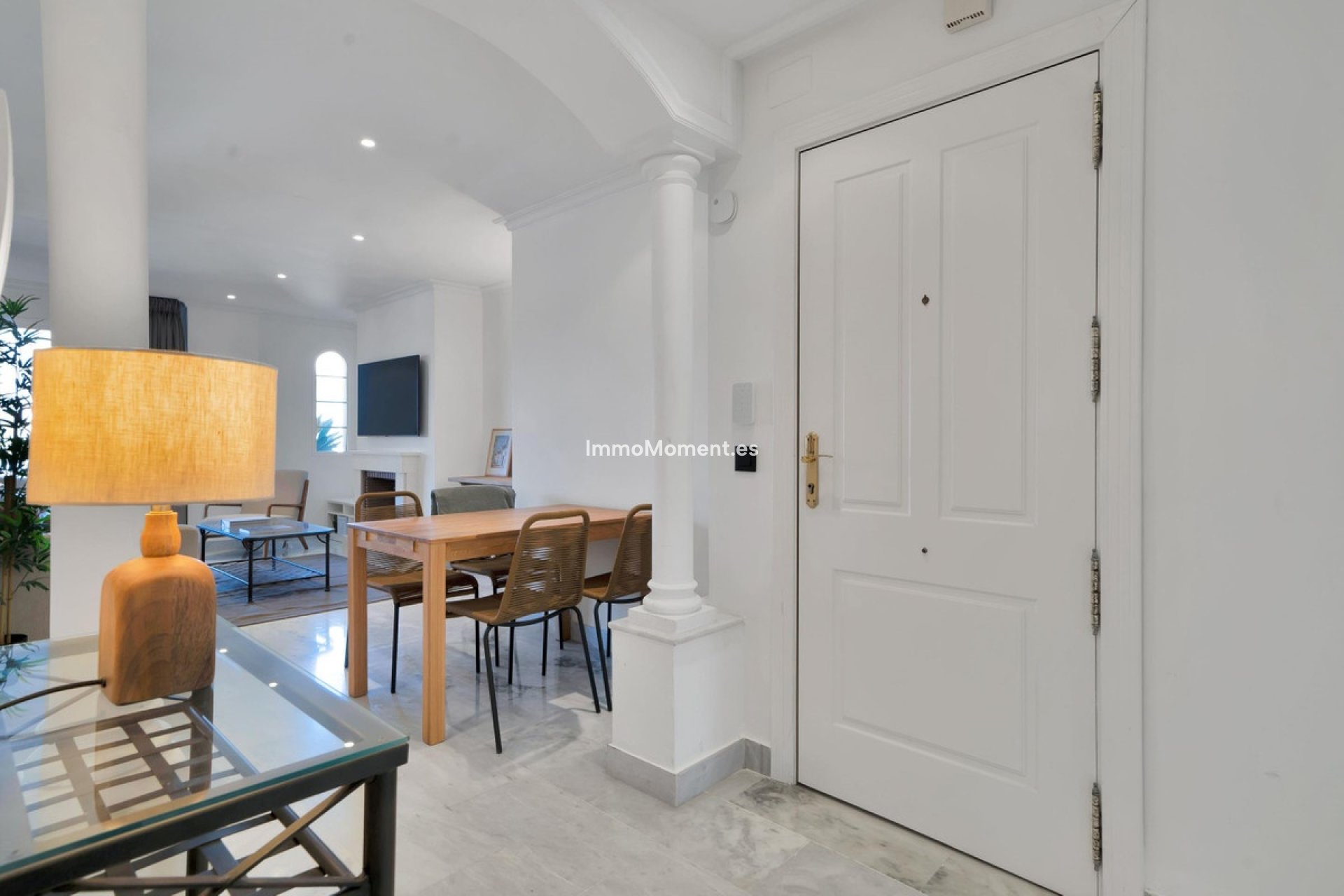 Resale - Apartment - Marbella - Nueva Andalucía