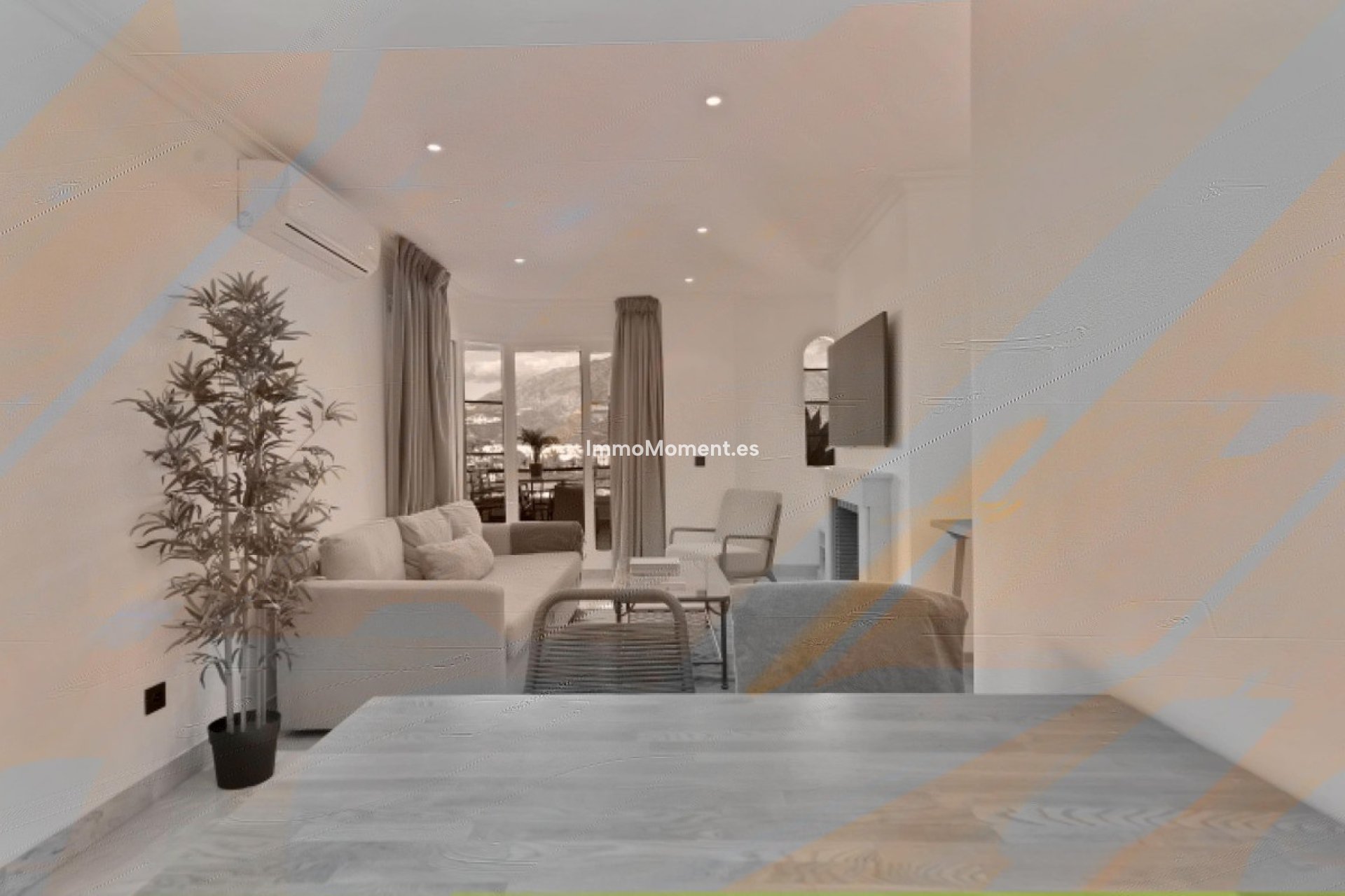 Resale - Apartment - Marbella - Nueva Andalucía