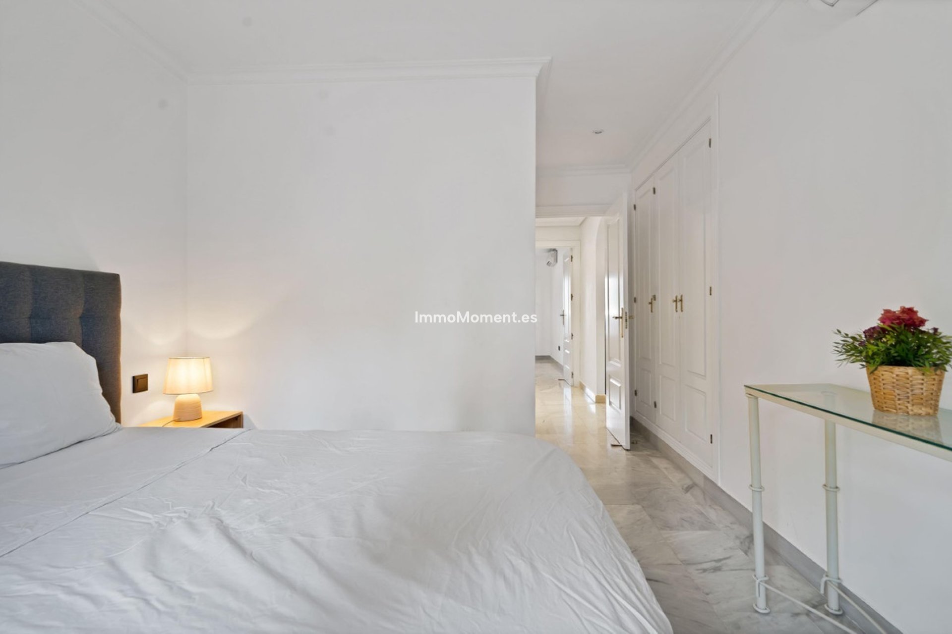 Resale - Apartment - Marbella - Nueva Andalucía