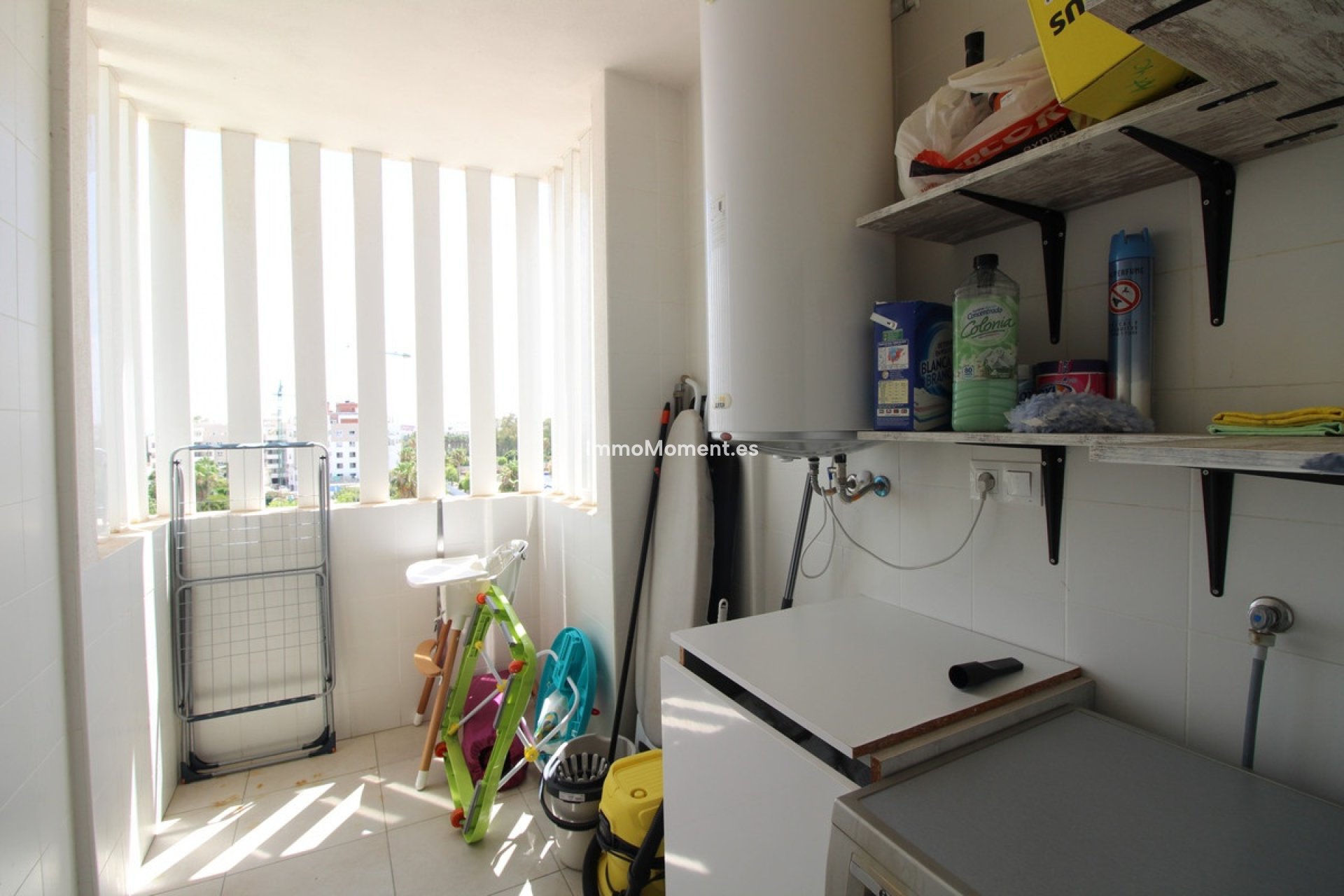 Resale - Apartment - Marbella - Nueva Andalucía