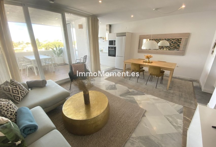 Resale - Apartment - Marbella - Nueva Andalucía