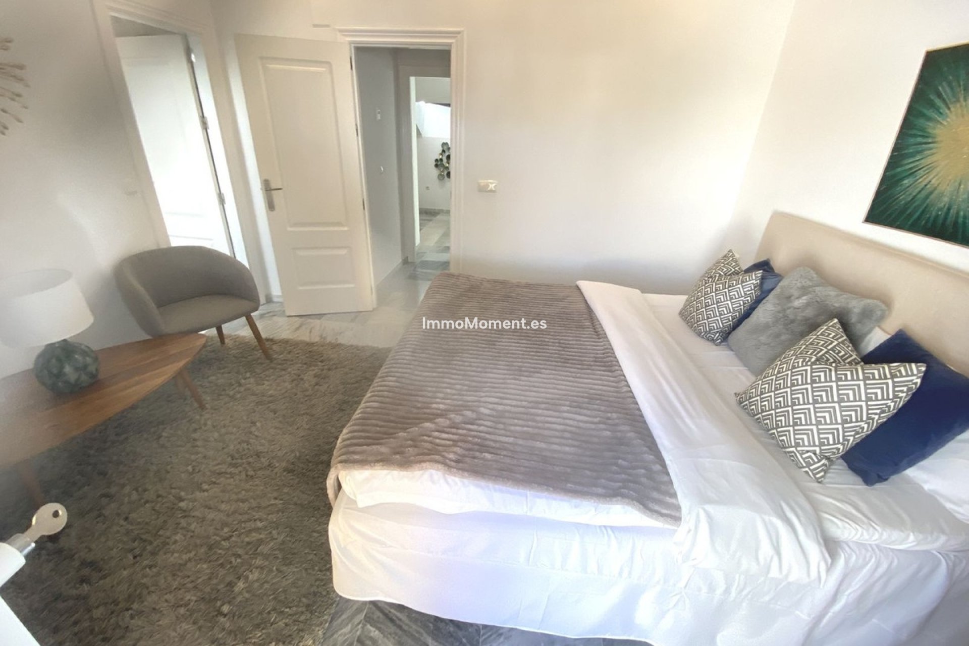 Resale - Apartment - Marbella - Nueva Andalucía