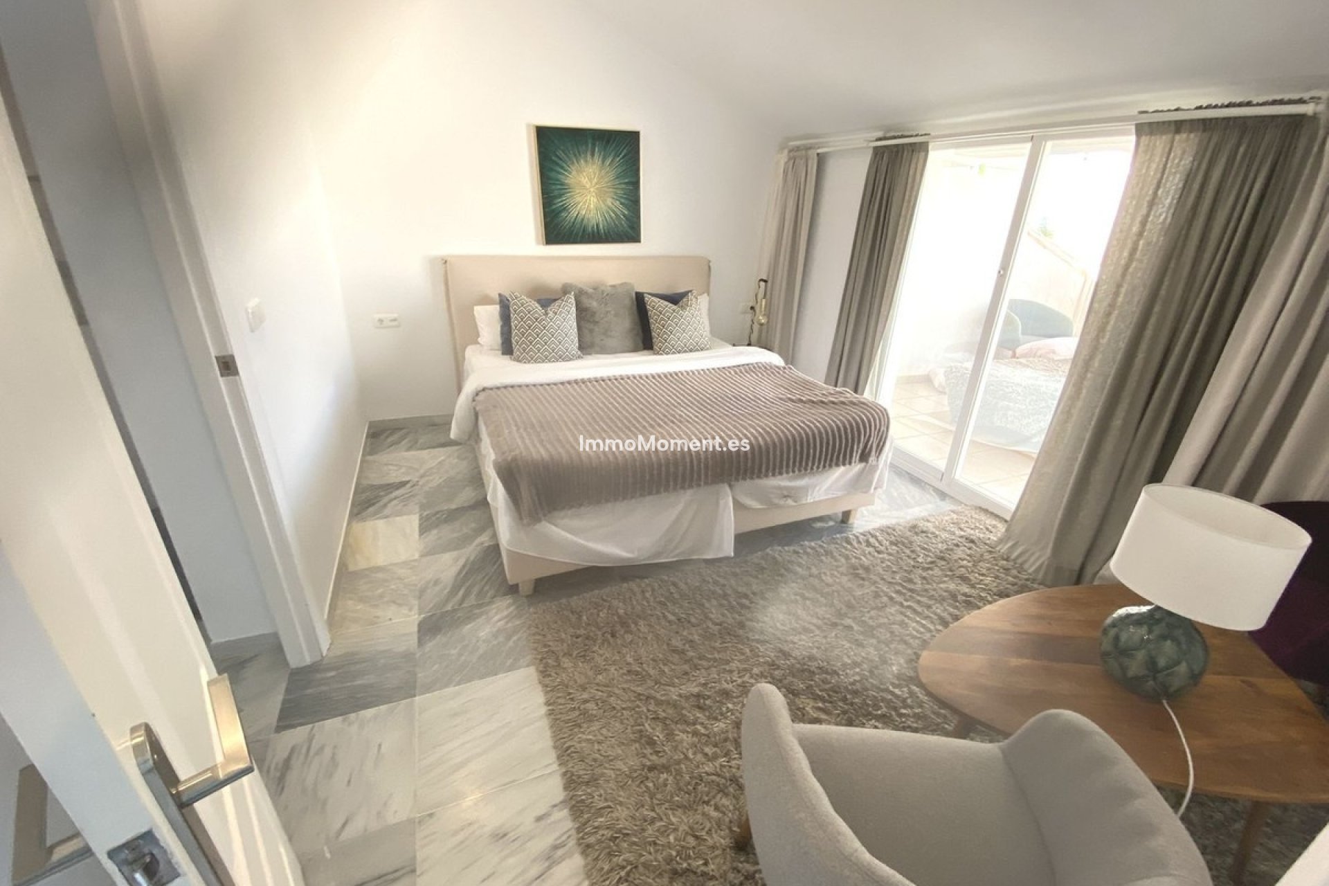 Resale - Apartment - Marbella - Nueva Andalucía