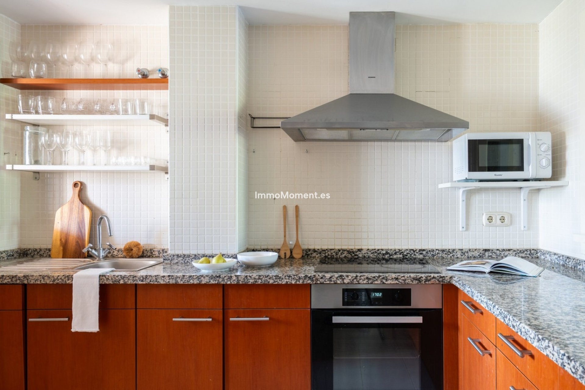 Resale - Apartment - Marbella - Nueva Andalucía