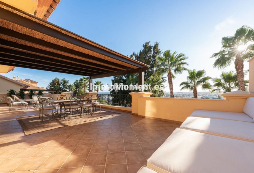 Resale - Apartment - Marbella - Nueva Andalucía