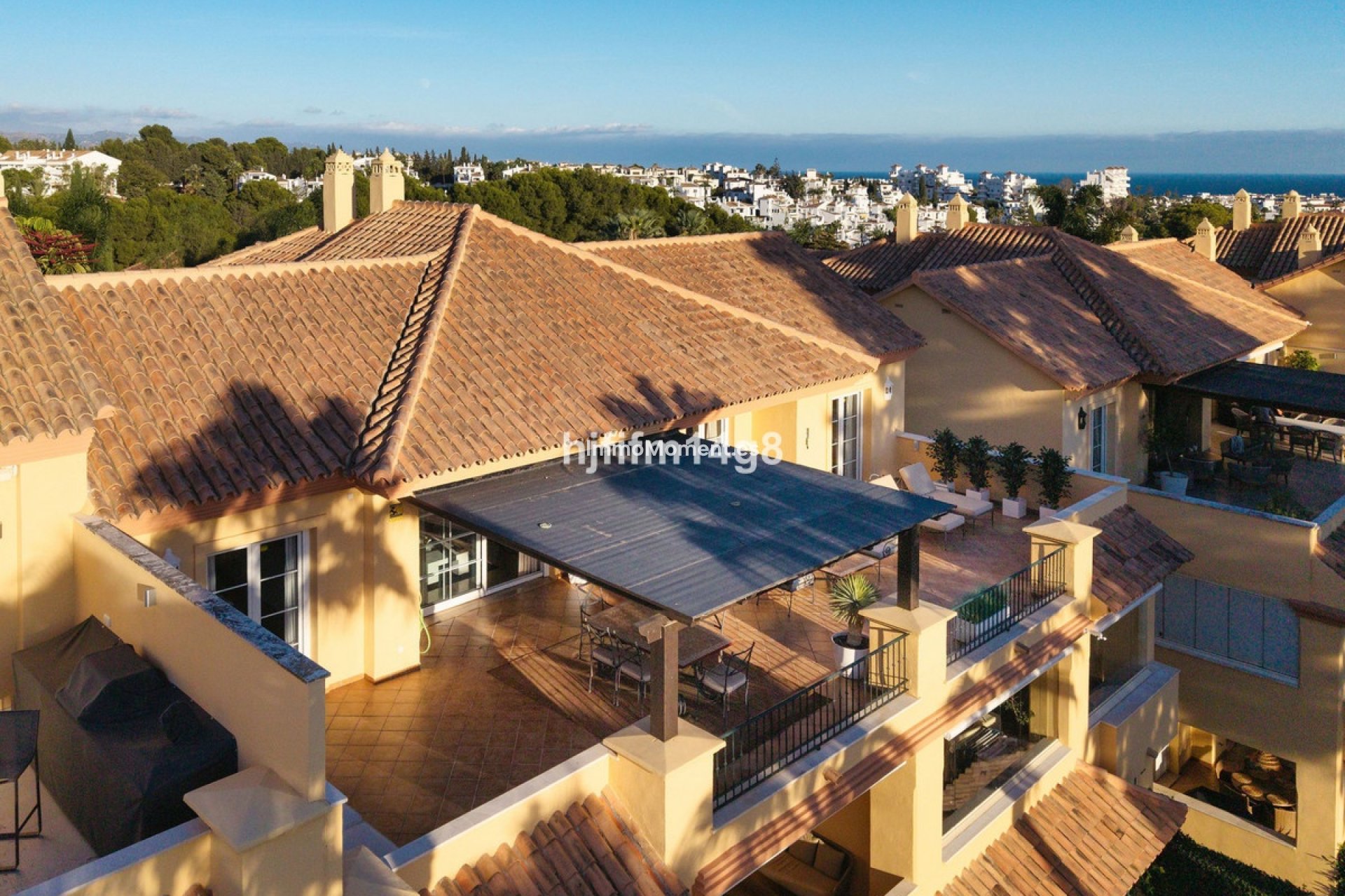 Resale - Apartment - Marbella - Nueva Andalucía