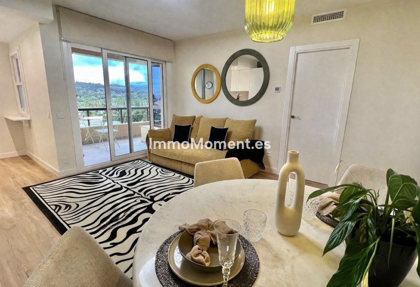 Resale - Apartment - Marbella - Nueva Andalucía