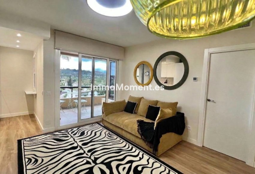 Resale - Apartment - Marbella - Nueva Andalucía