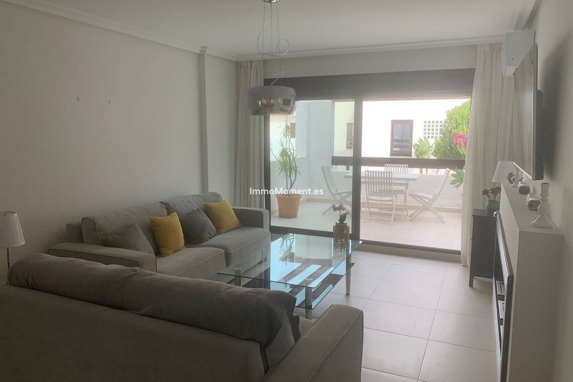 Resale - Apartment - Marbella - Nueva Andalucía