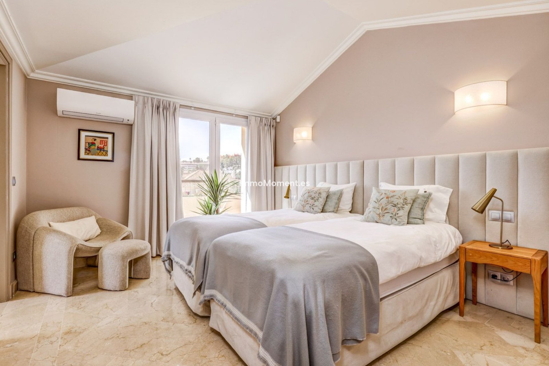 Resale - Apartment - Marbella - Nueva Andalucía