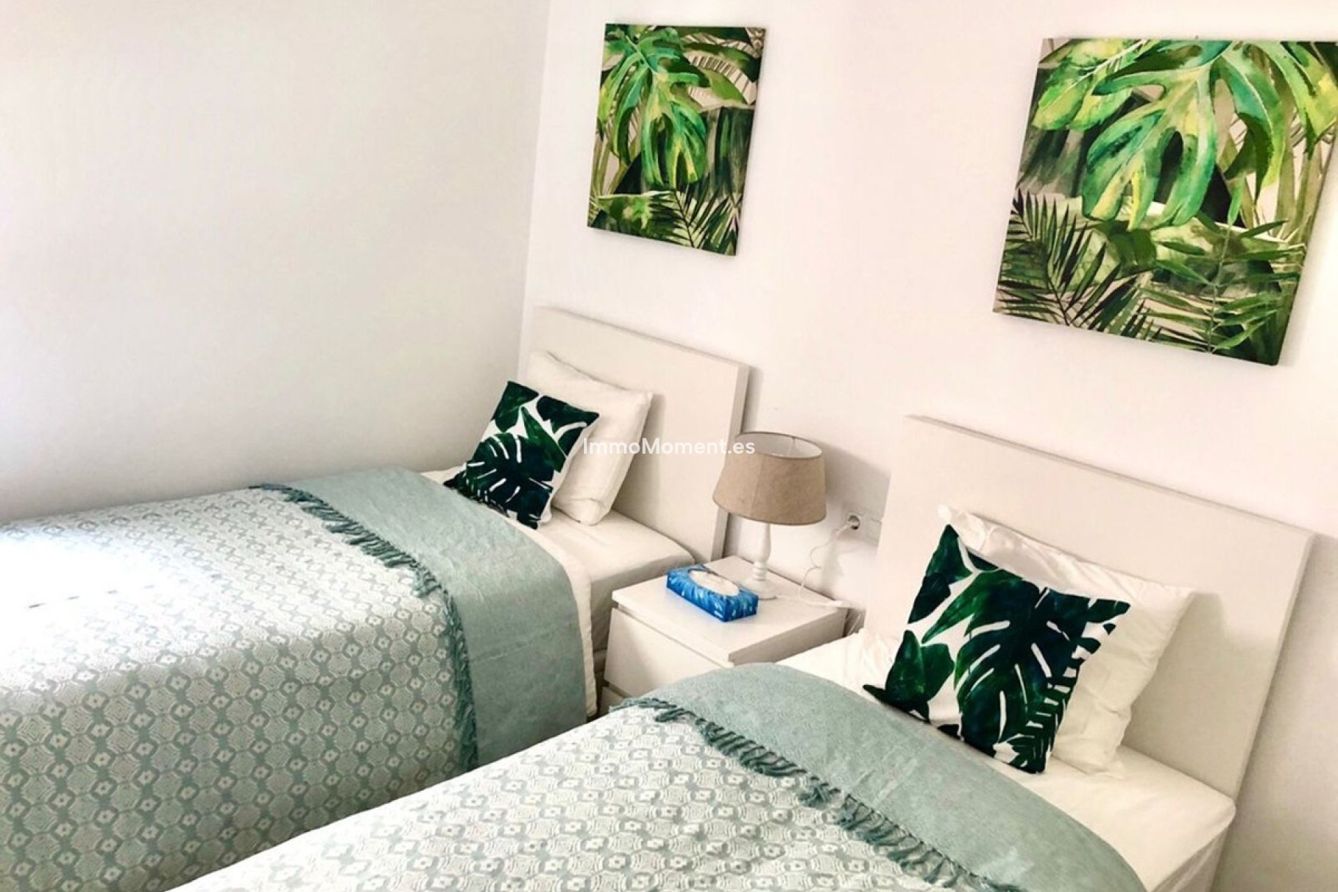 Resale - Apartment - Marbella - Nueva Andalucía