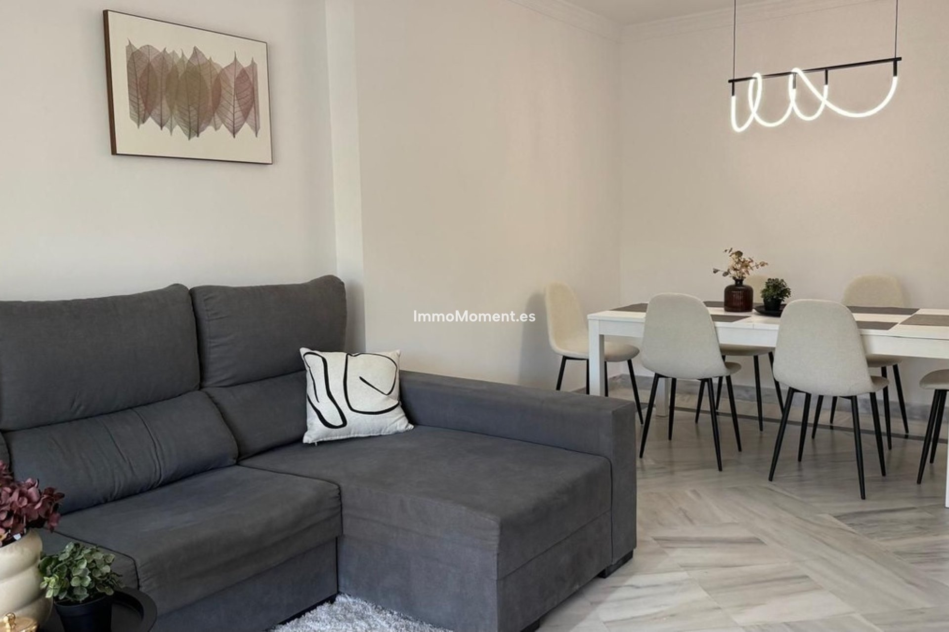 Resale - Apartment - Marbella - Nueva Andalucía