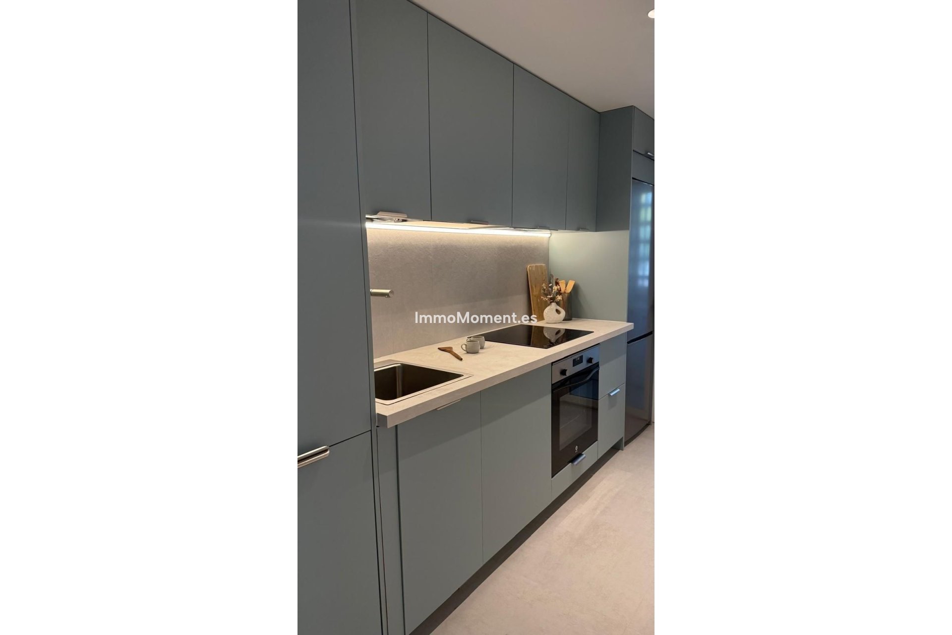 Resale - Apartment - Marbella - Nueva Andalucía