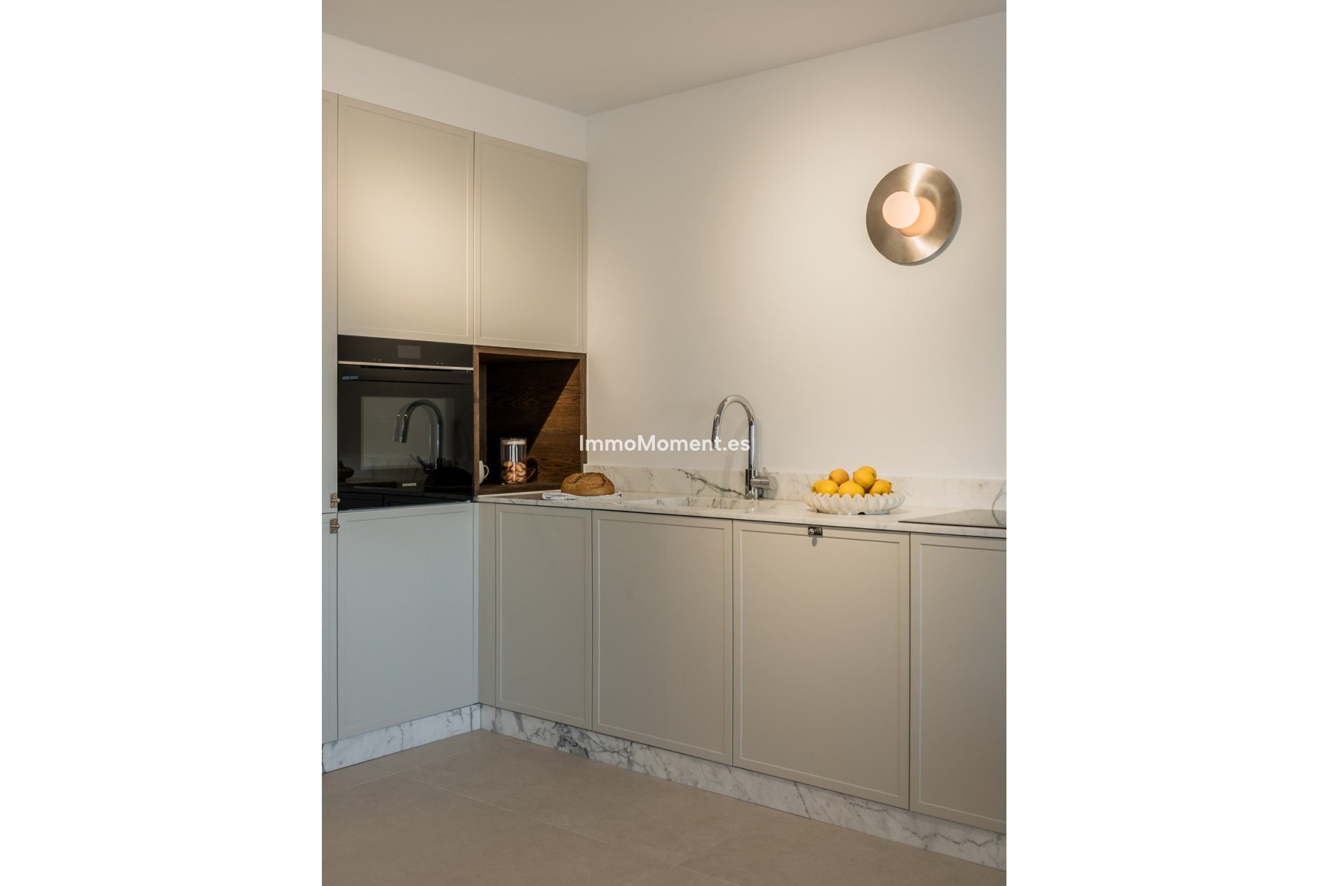 Resale - Apartment - Marbella - Nueva Andalucía