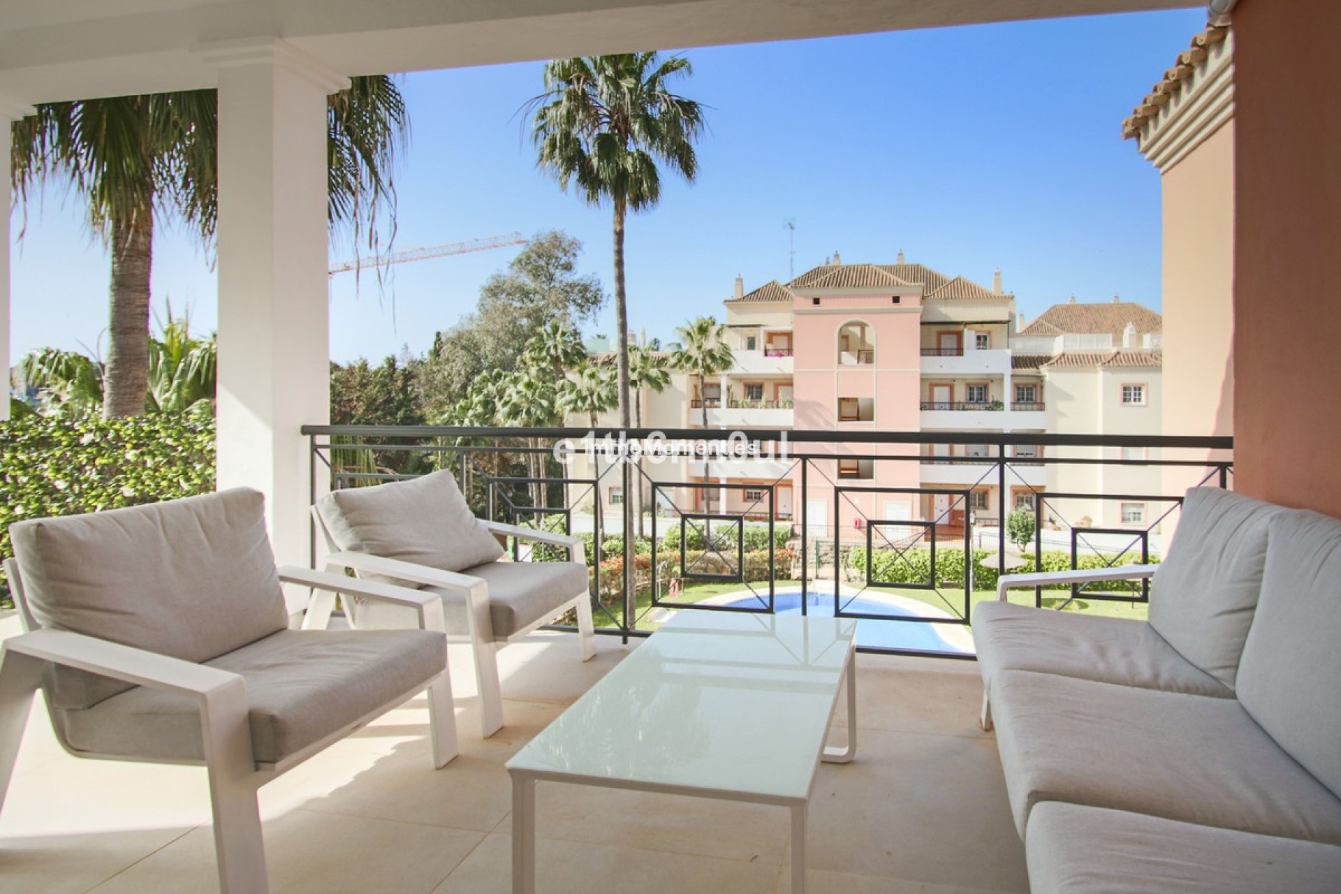 Resale - Apartment - Marbella - Nueva Andalucía