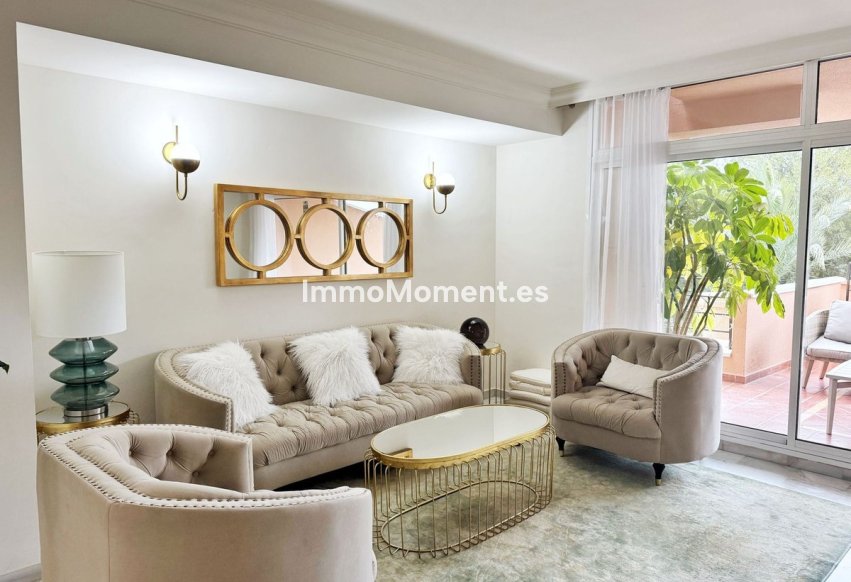 Resale - Apartment - Marbella - Nueva Andalucía