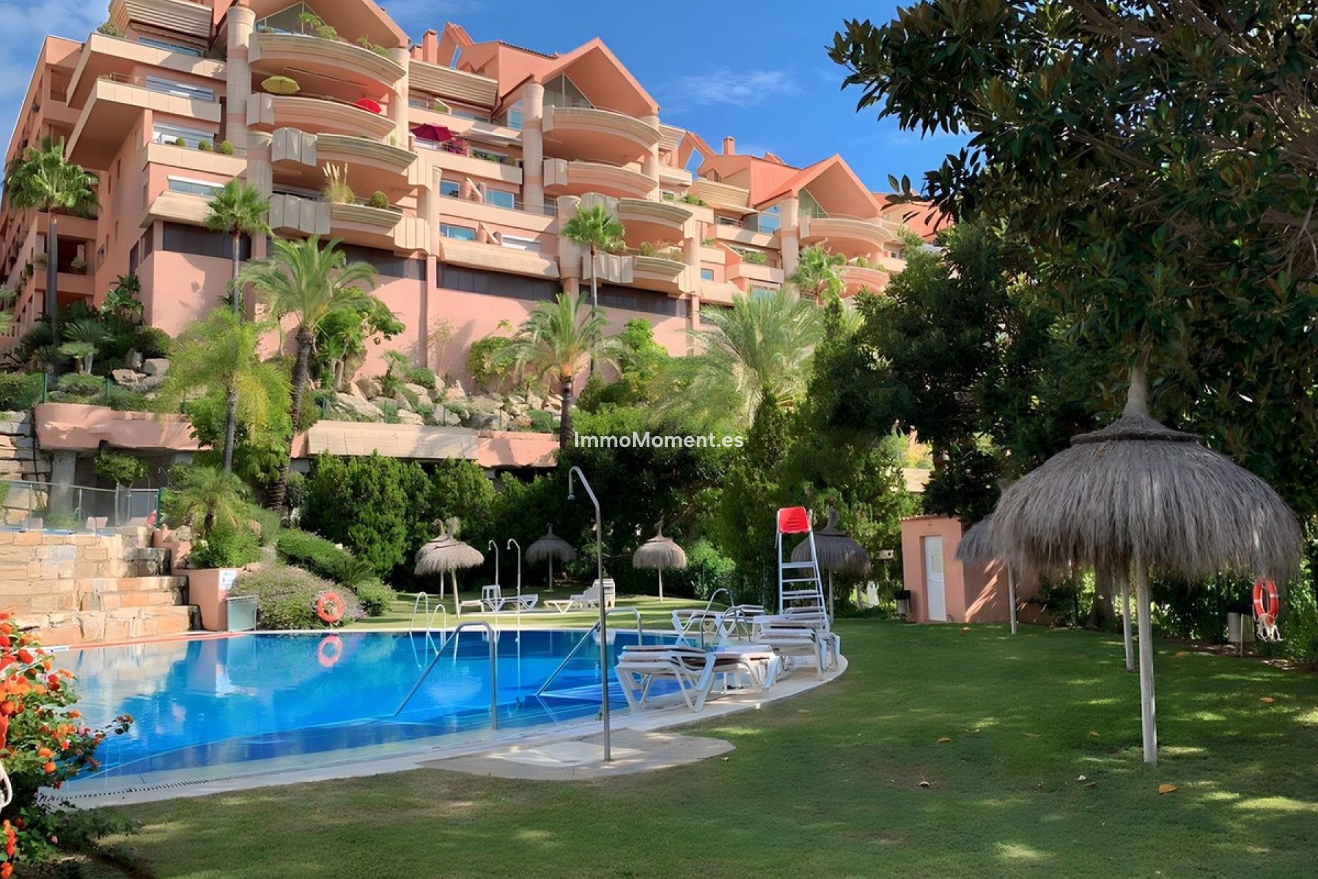 Resale - Apartment - Marbella - Nueva Andalucía