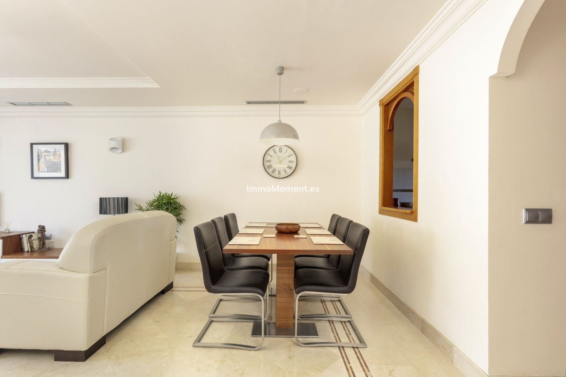 Resale - Apartment - Marbella - Nueva Andalucía