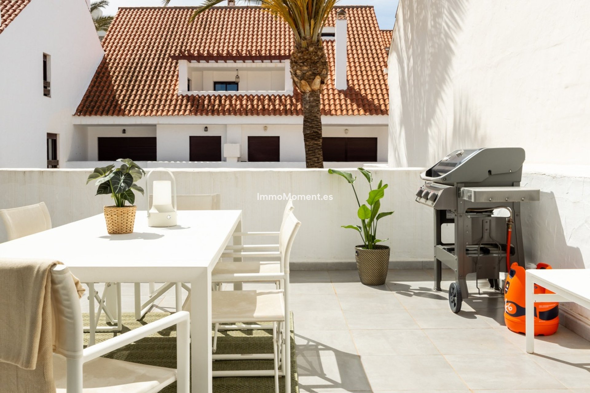 Resale - Apartment - Marbella - Nueva Andalucía
