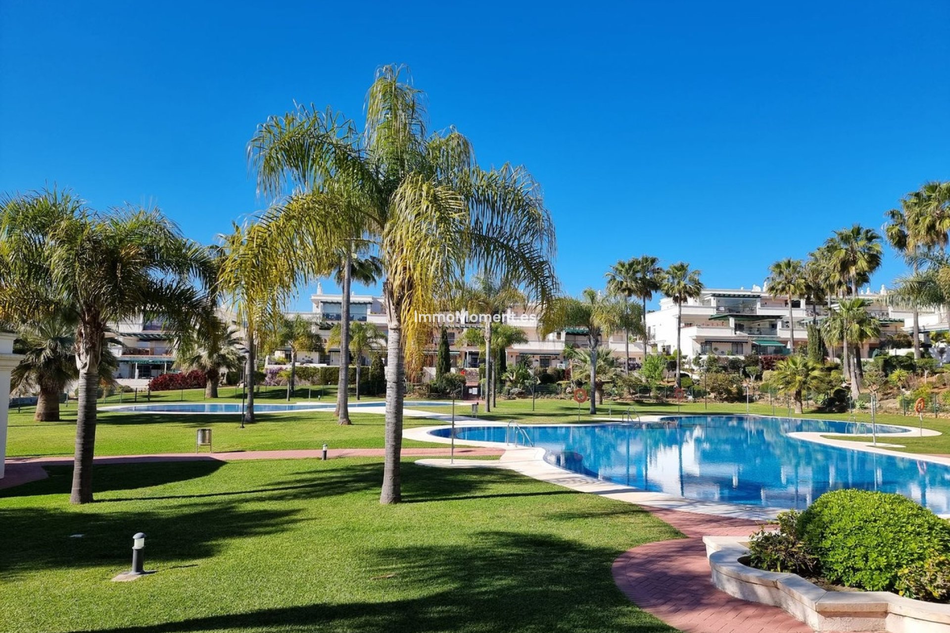 Resale - Apartment - Marbella - Nueva Andalucía