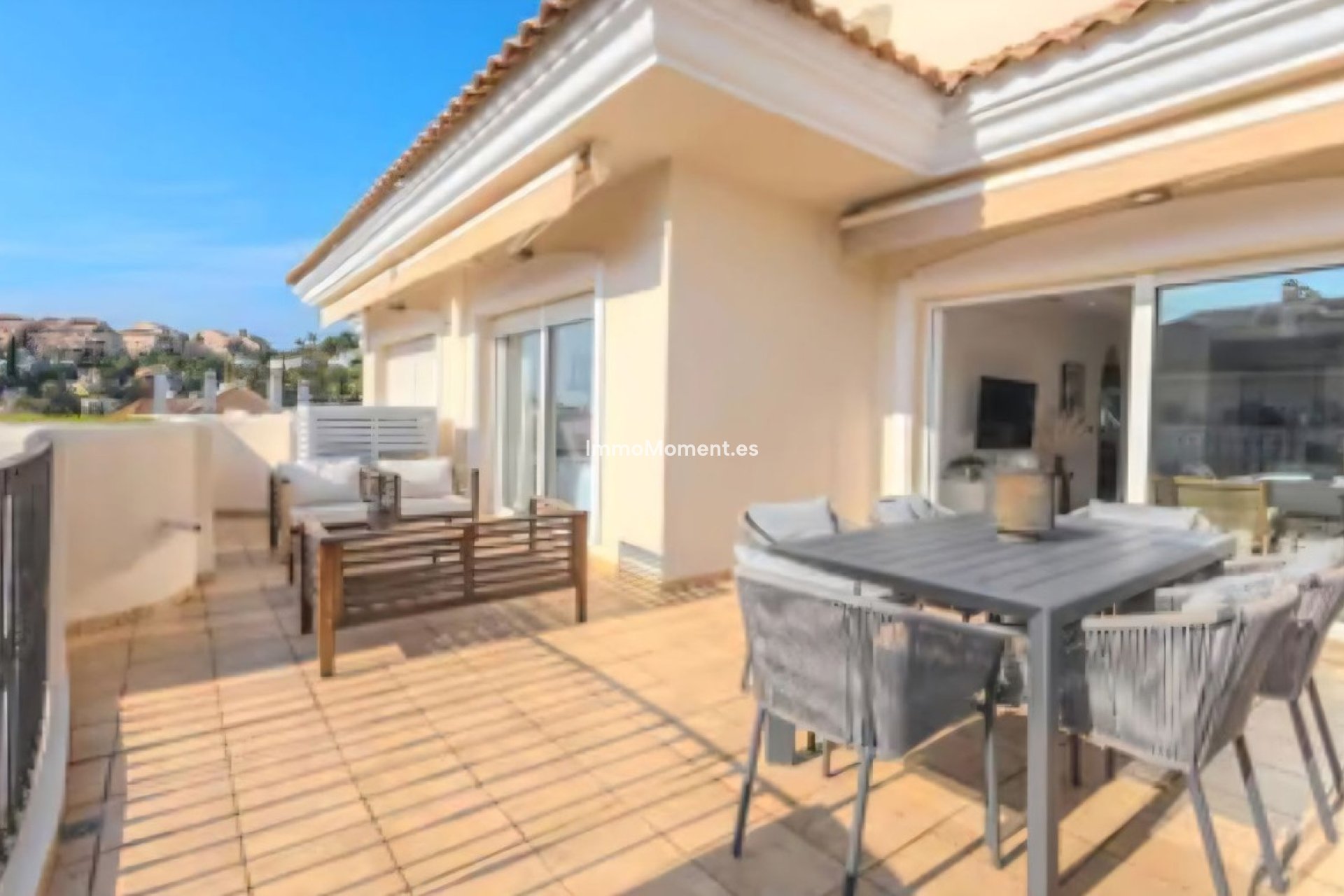 Resale - Apartment - Marbella - Nueva Andalucía