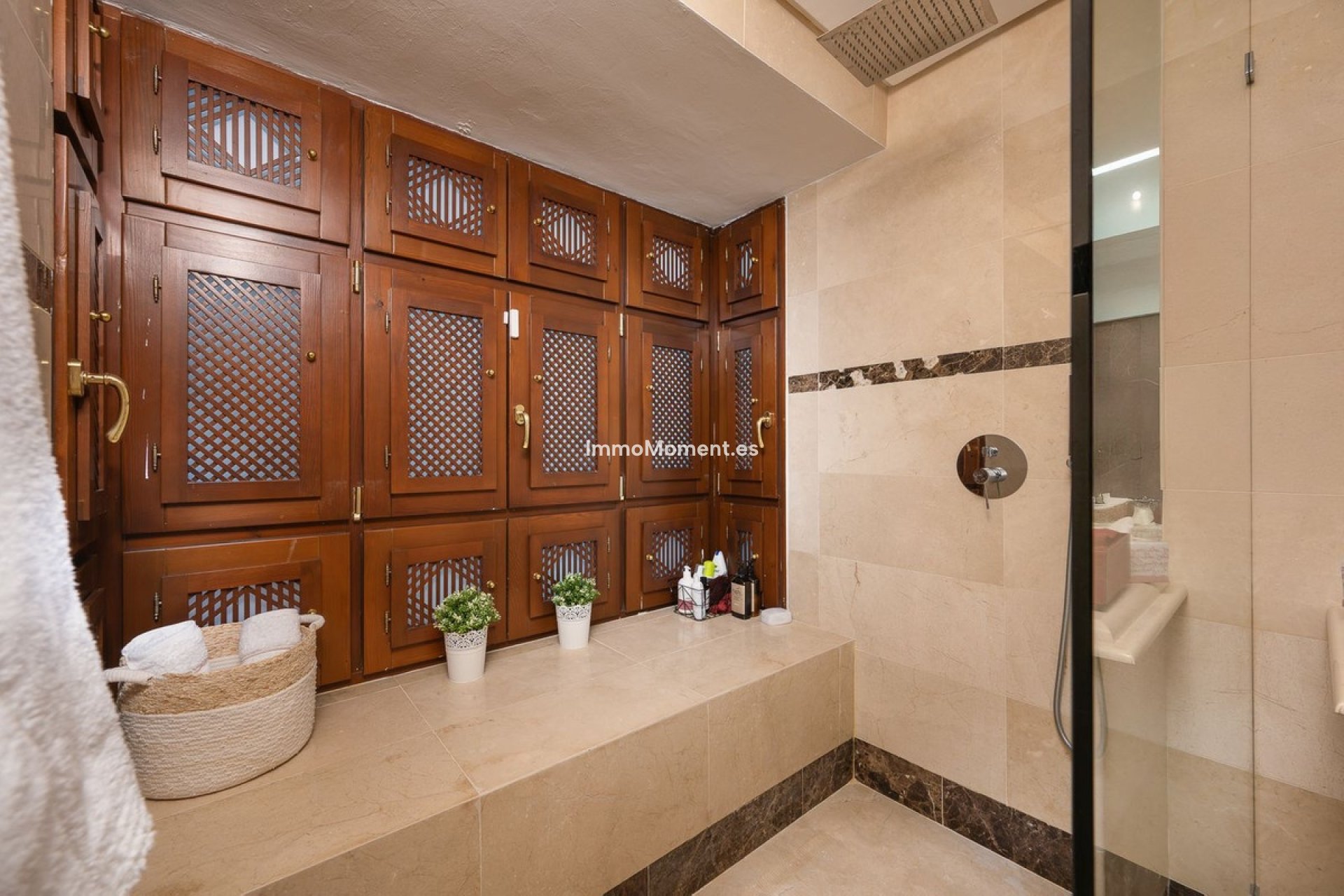 Resale - Apartment - Marbella - Nueva Andalucía