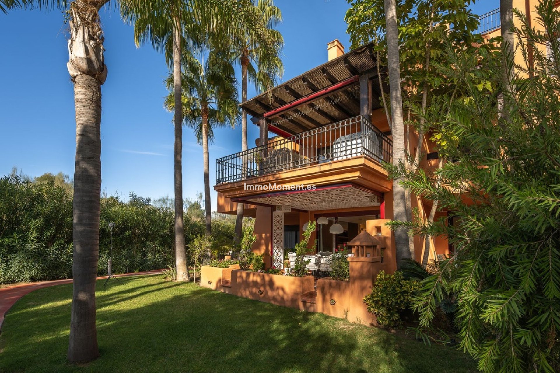 Resale - Apartment - Marbella - Nueva Andalucía