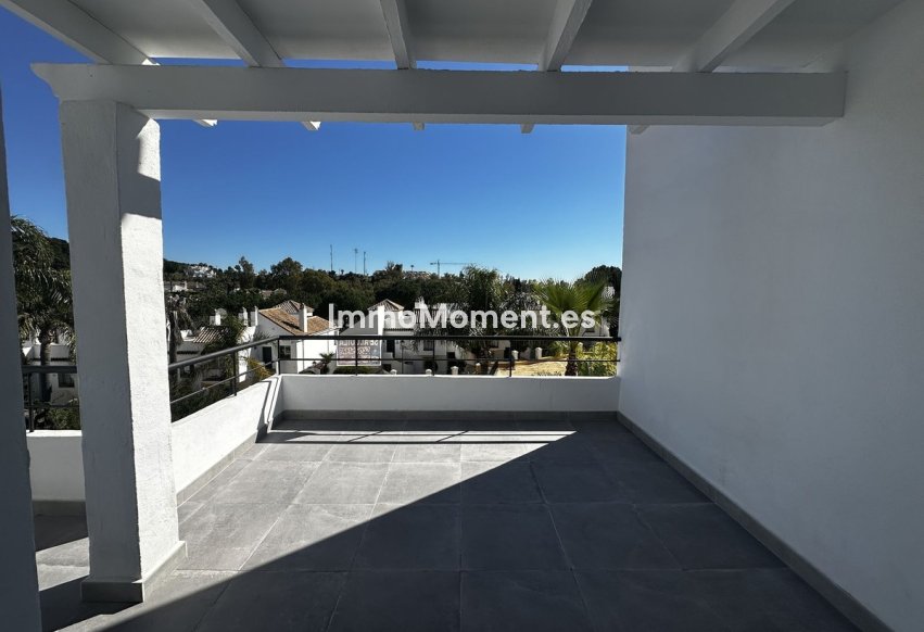 Resale - Apartment - Marbella - Nueva Andalucía