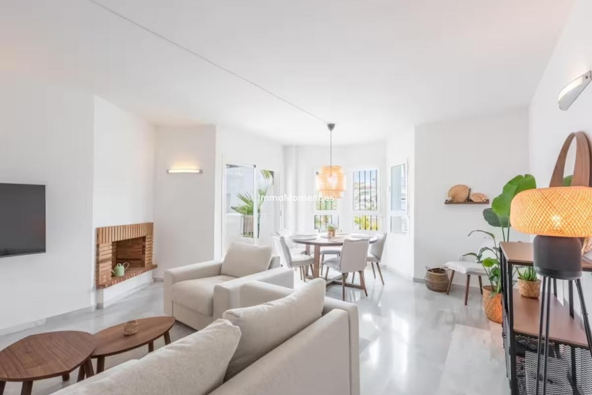 Resale - Apartment - Marbella - Nueva Andalucía