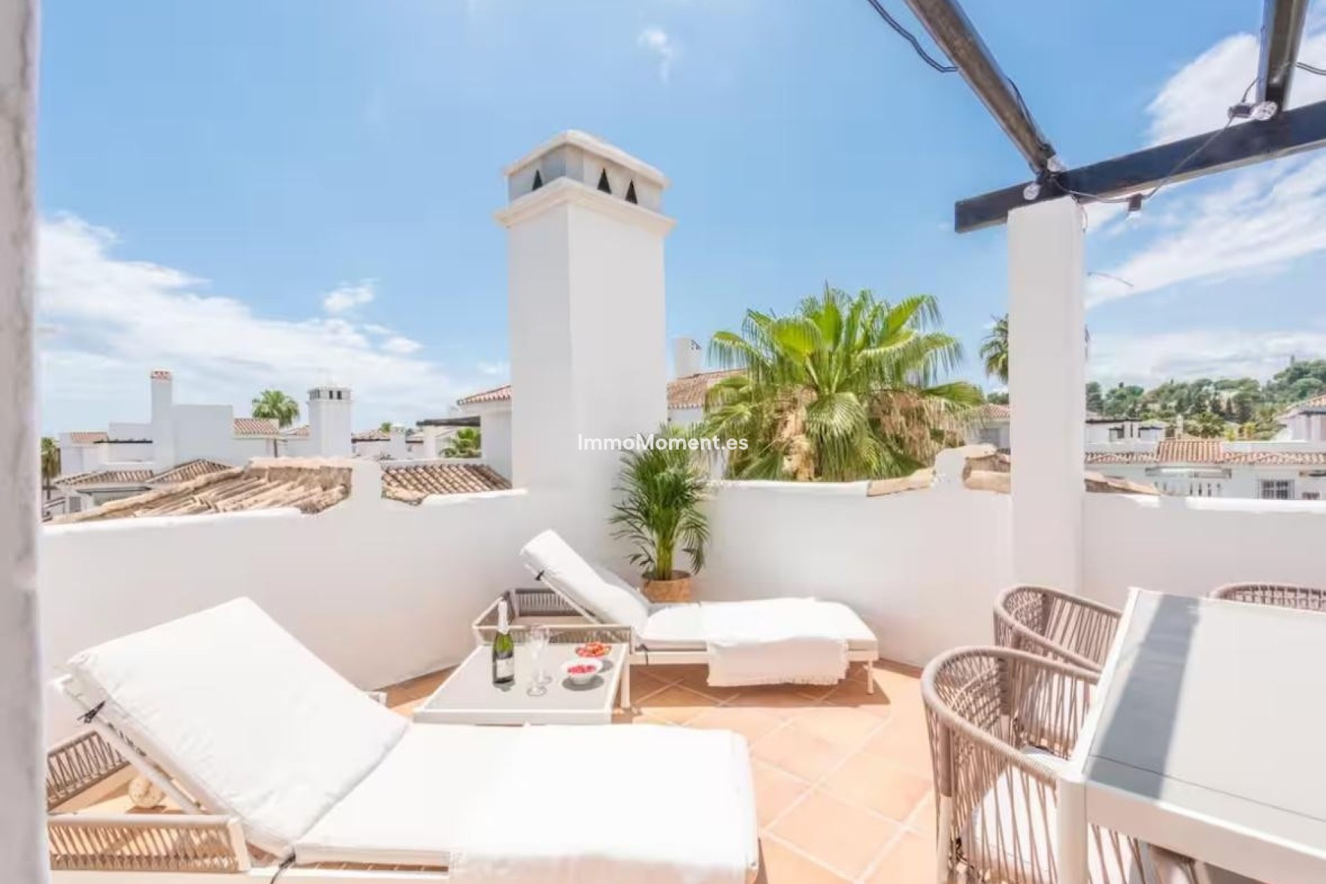 Resale - Apartment - Marbella - Nueva Andalucía