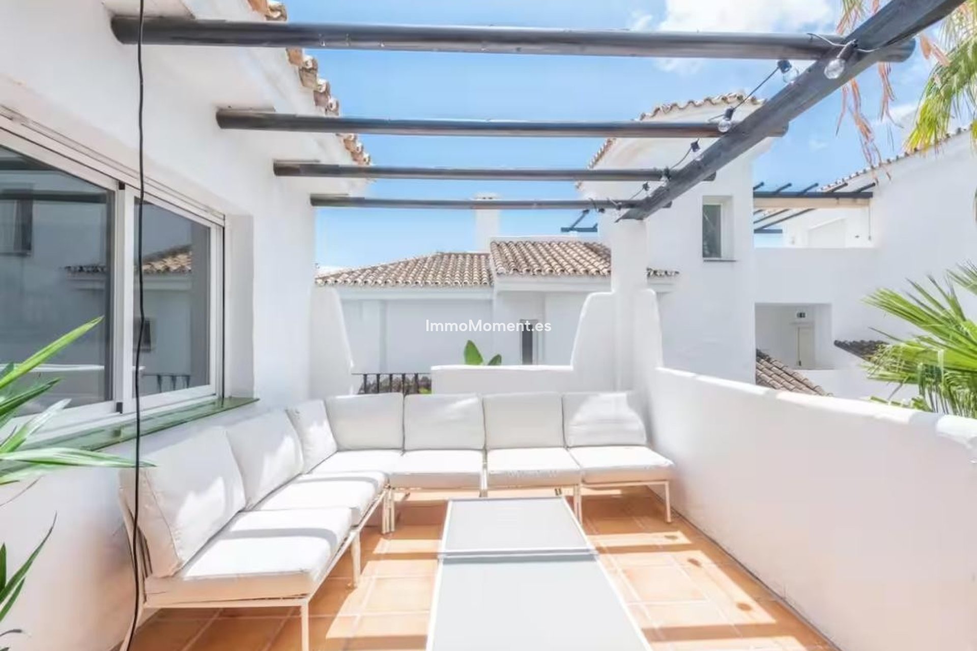 Resale - Apartment - Marbella - Nueva Andalucía