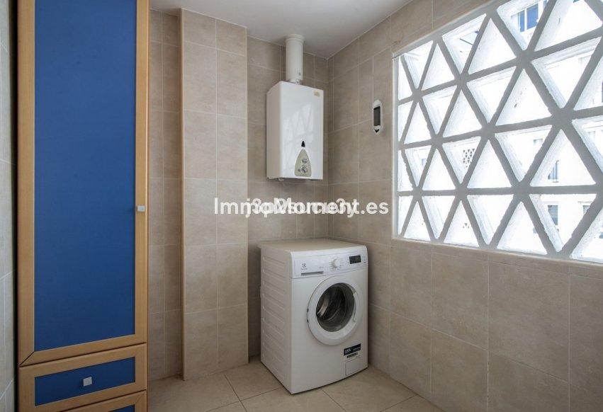 Resale - Apartment - Marbella - Nueva Andalucía