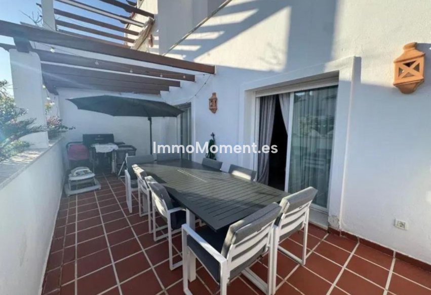 Resale - Apartment - Marbella - Nueva Andalucía