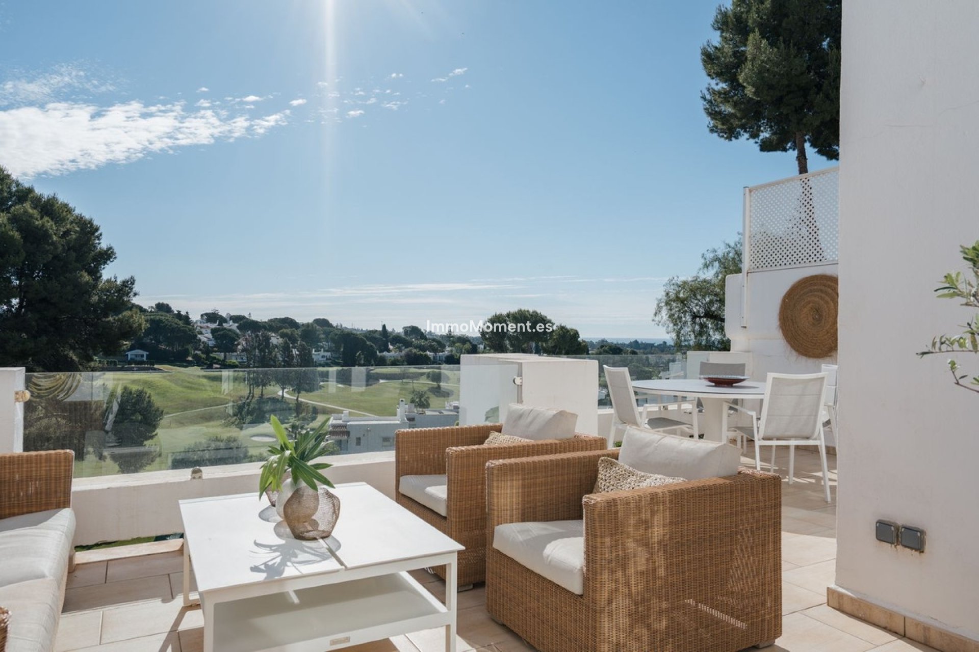 Resale - Apartment - Marbella - Nueva Andalucía