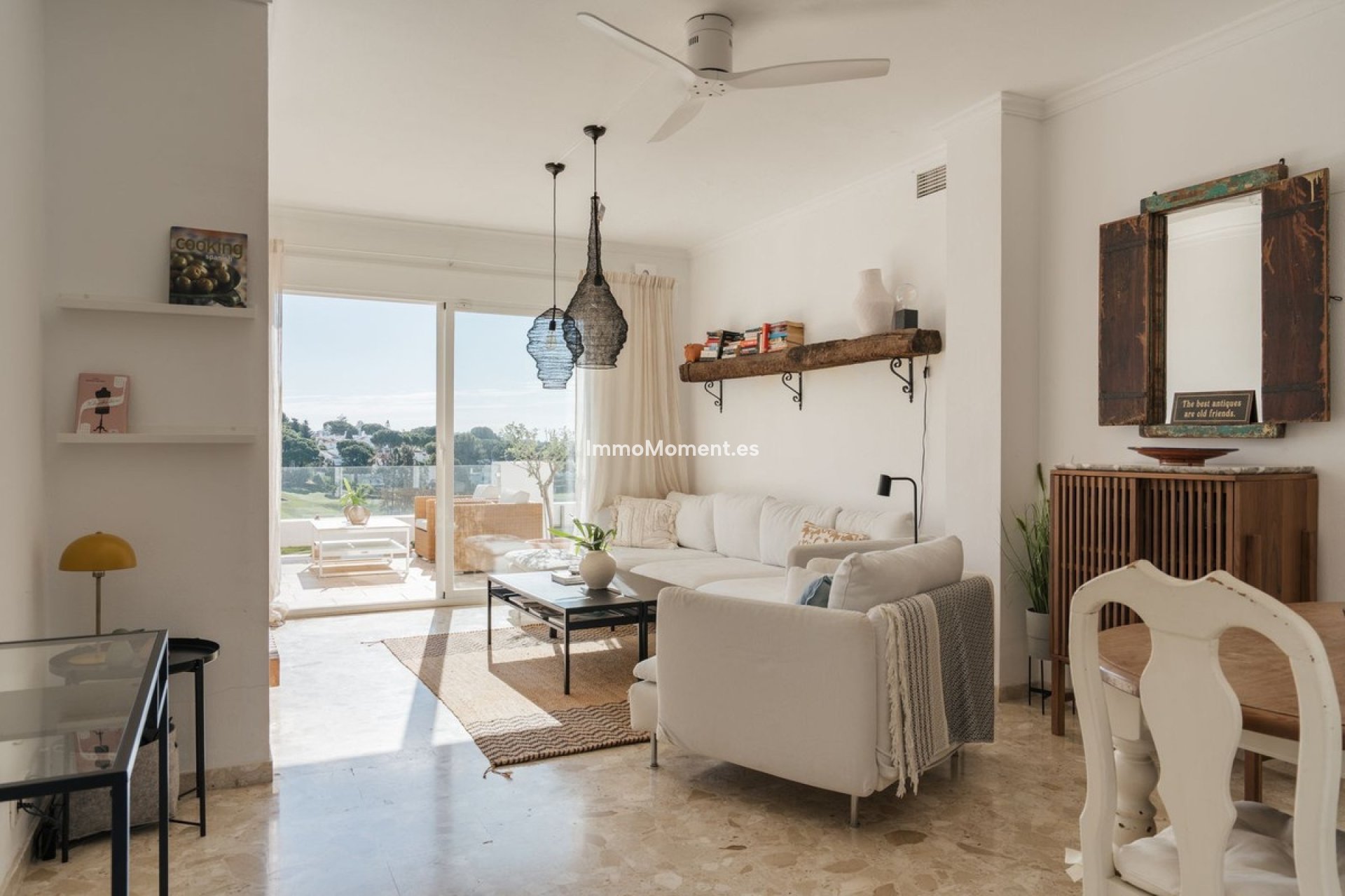 Resale - Apartment - Marbella - Nueva Andalucía