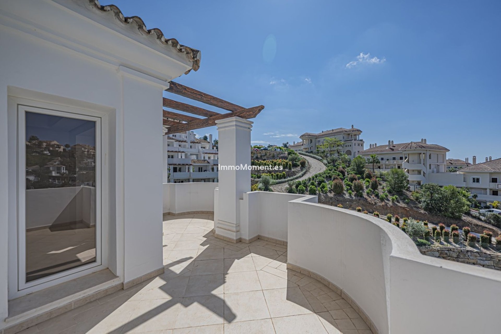 Resale - Apartment - Marbella - Nueva Andalucía