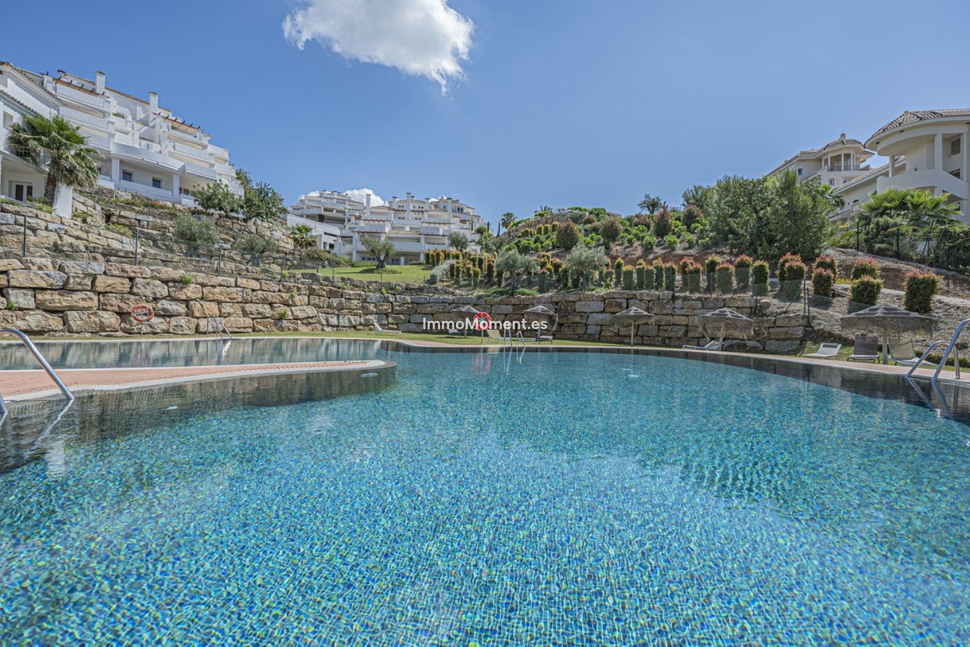 Resale - Apartment - Marbella - Nueva Andalucía