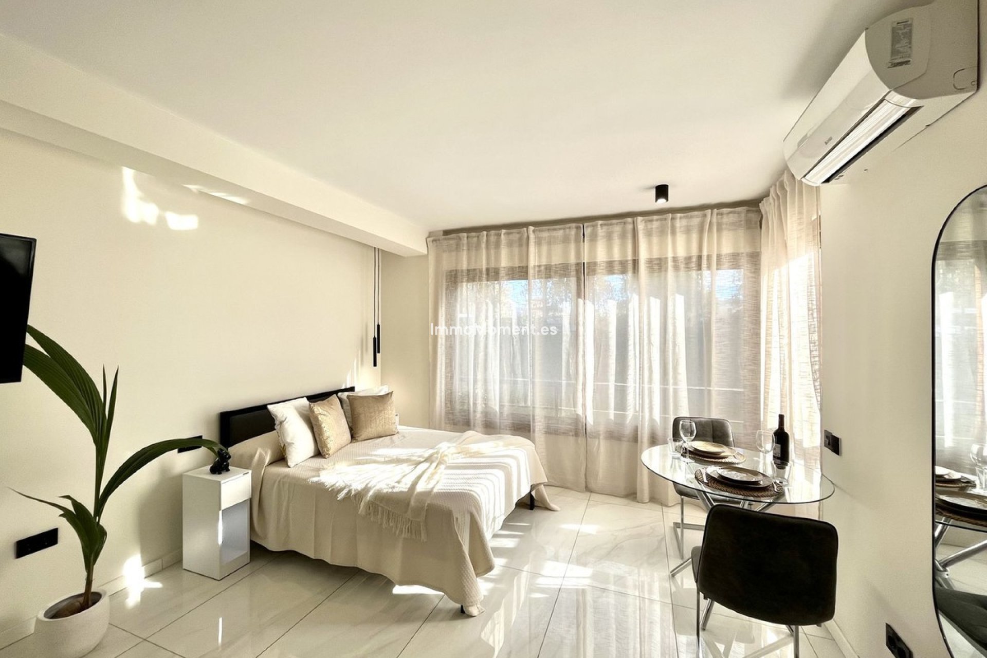 Resale - Apartment - Marbella - Nueva Andalucía