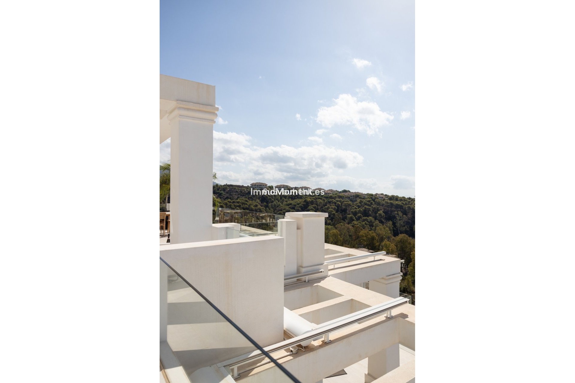 Resale - Apartment - Marbella - Nueva Andalucía