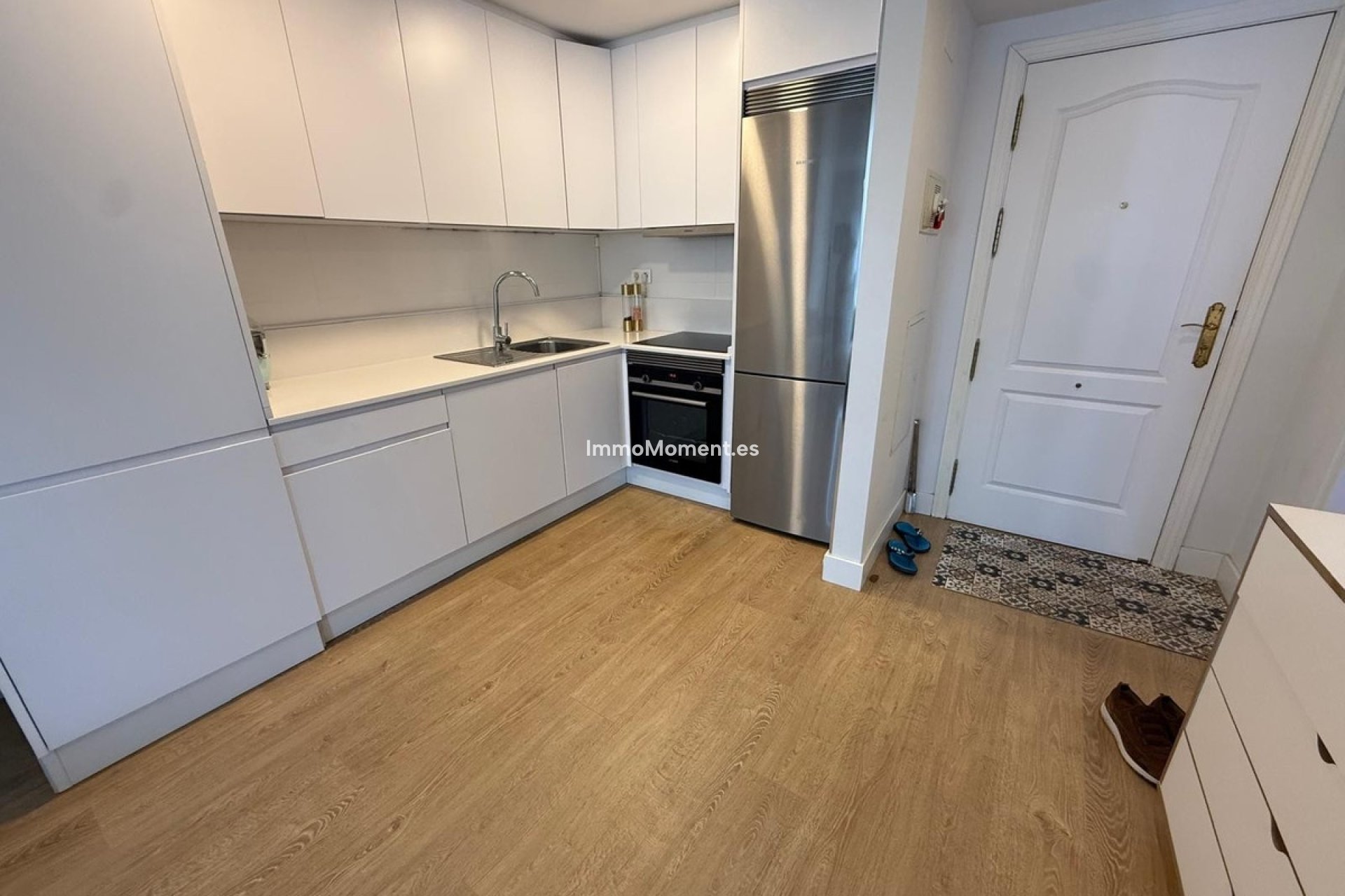 Resale - Apartment - Marbella - Nueva Andalucía