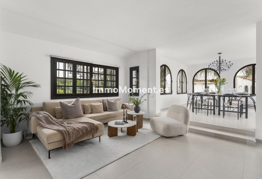 Resale - Apartment - Marbella - Nueva Andalucía