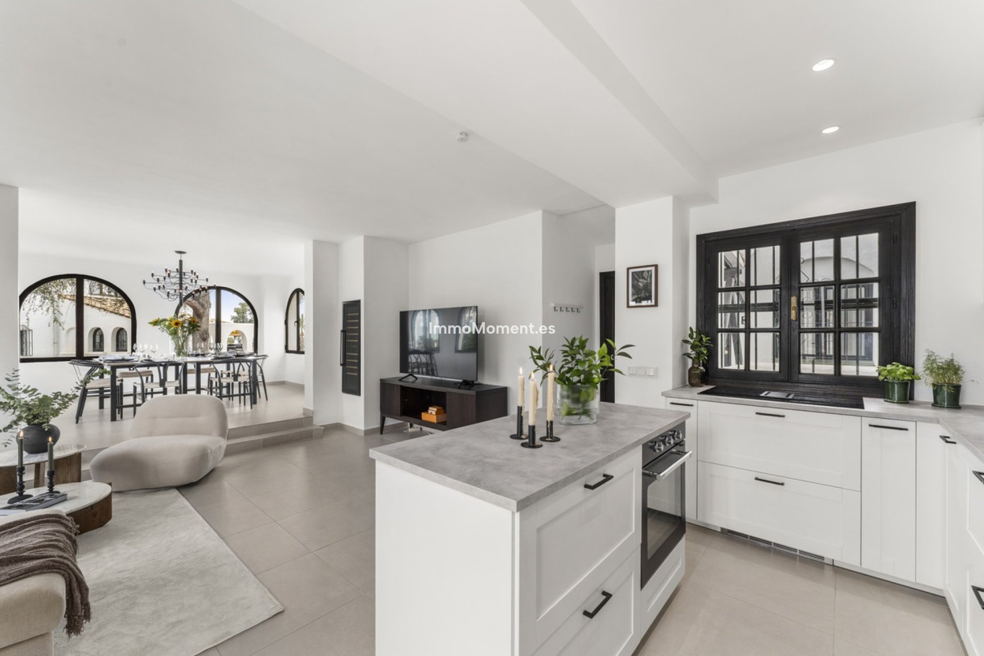Resale - Apartment - Marbella - Nueva Andalucía