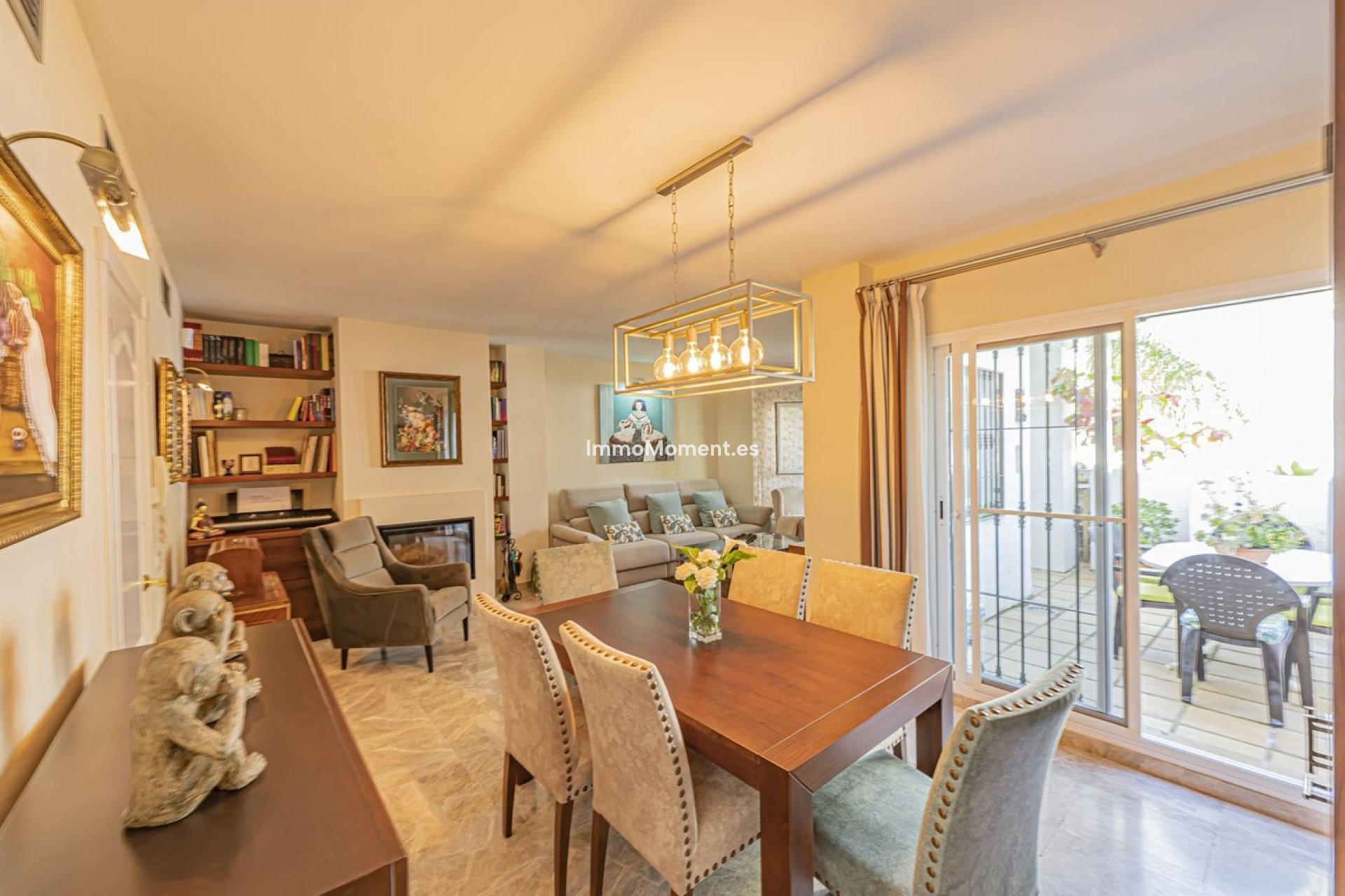 Resale - Apartment - Marbella - Nueva Andalucía