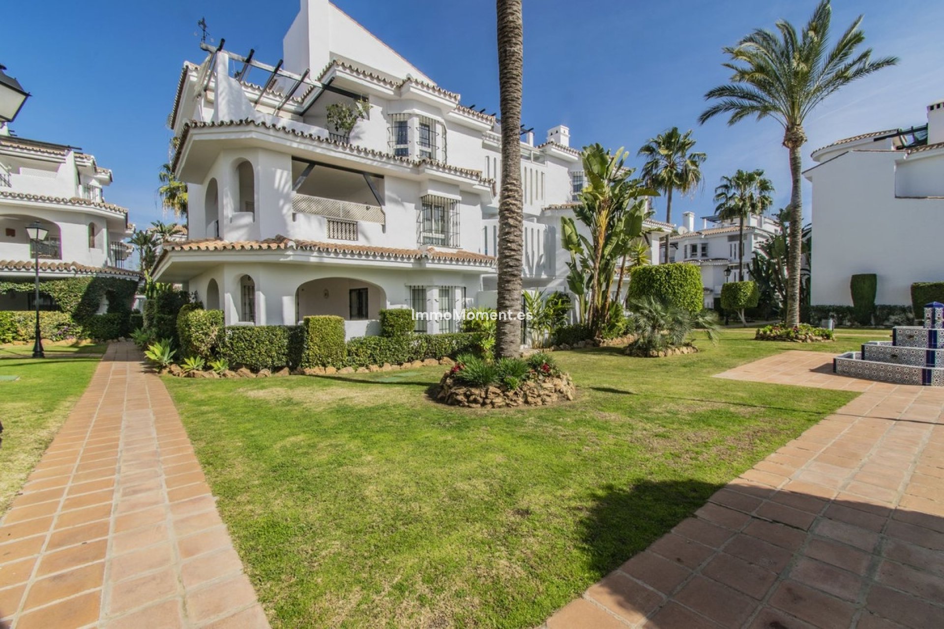 Resale - Apartment - Marbella - Nueva Andalucía