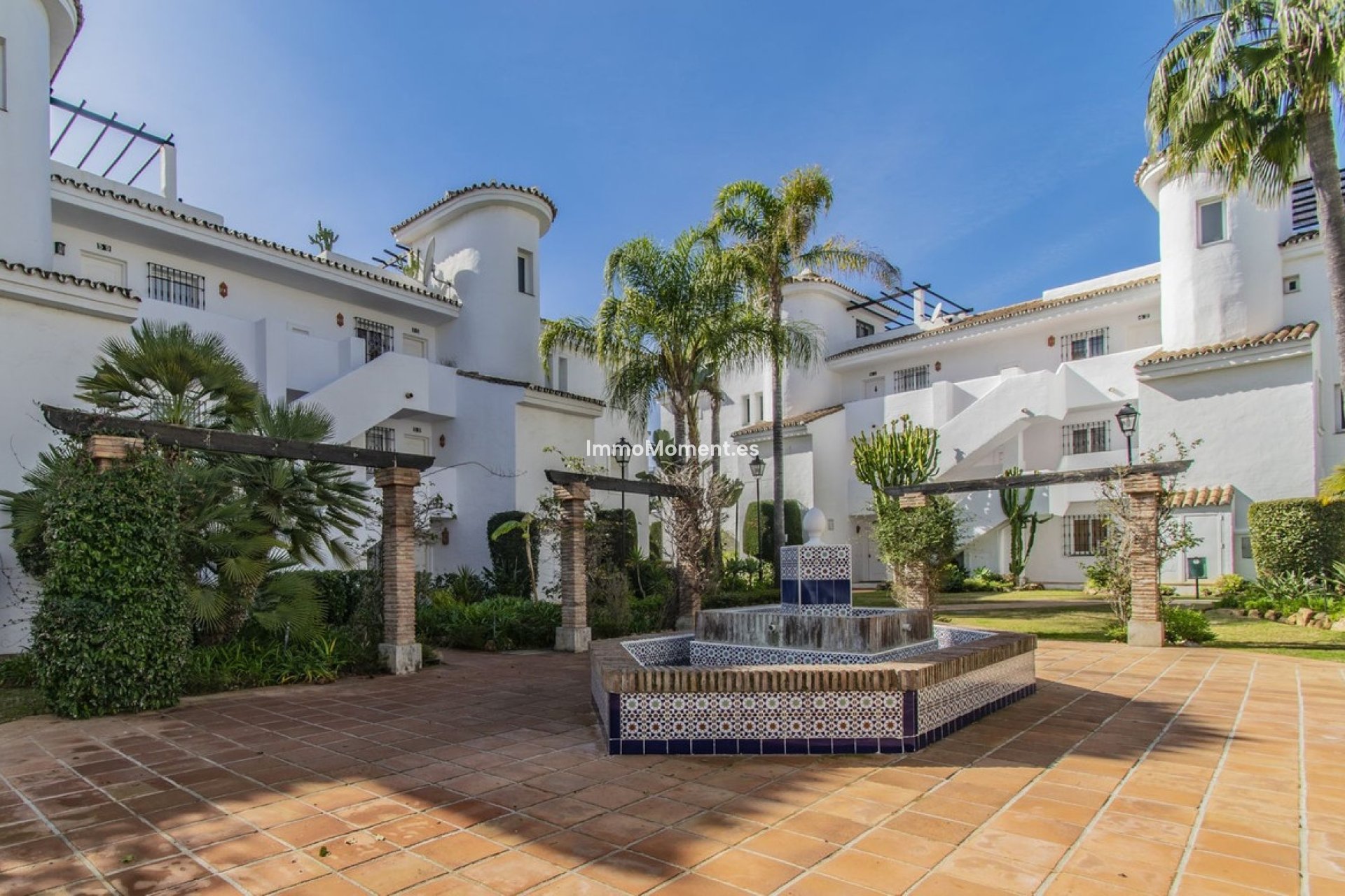 Resale - Apartment - Marbella - Nueva Andalucía