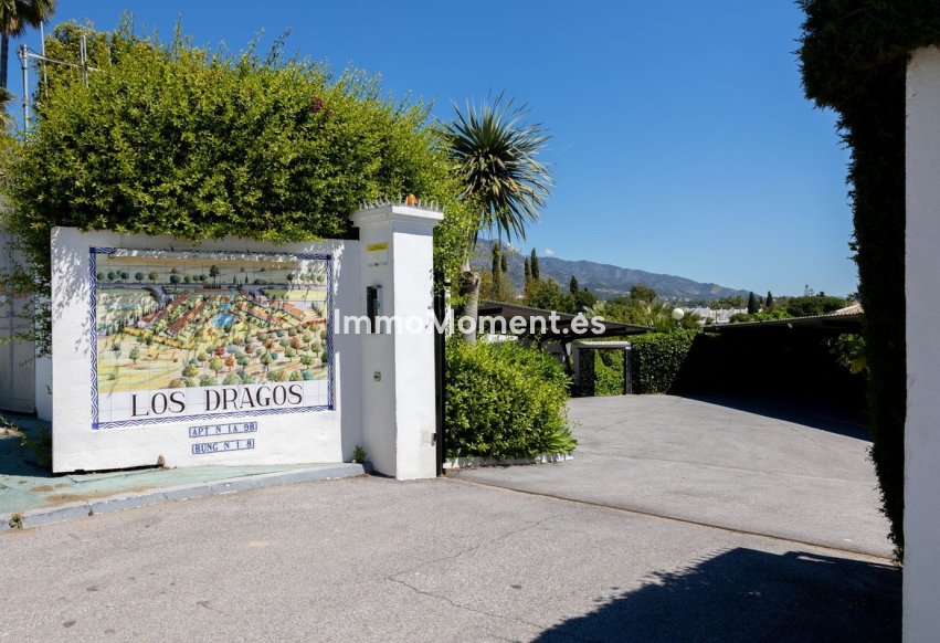Resale - Apartment - Marbella - Nueva Andalucía