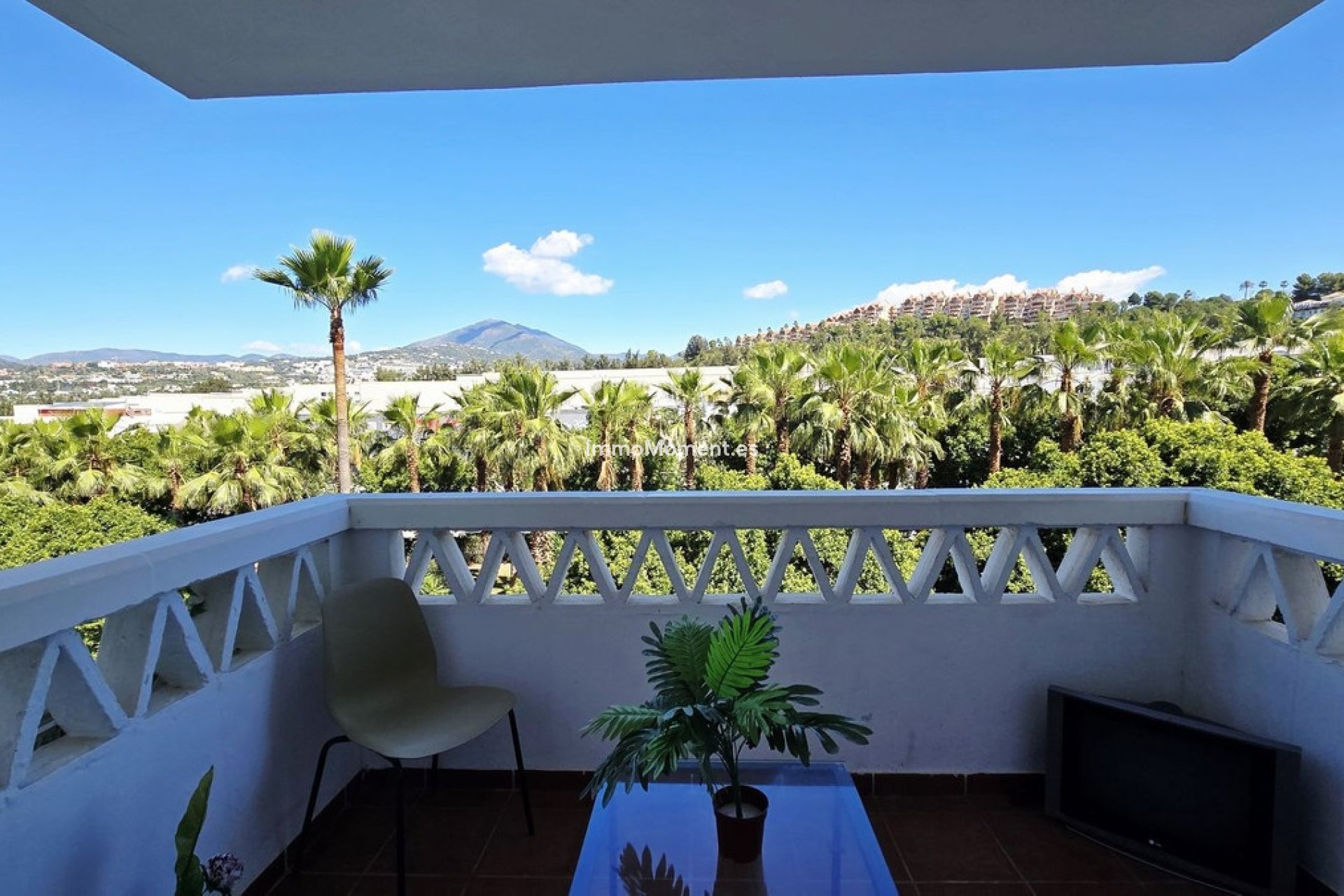 Resale - Apartment - Marbella - Nueva Andalucía