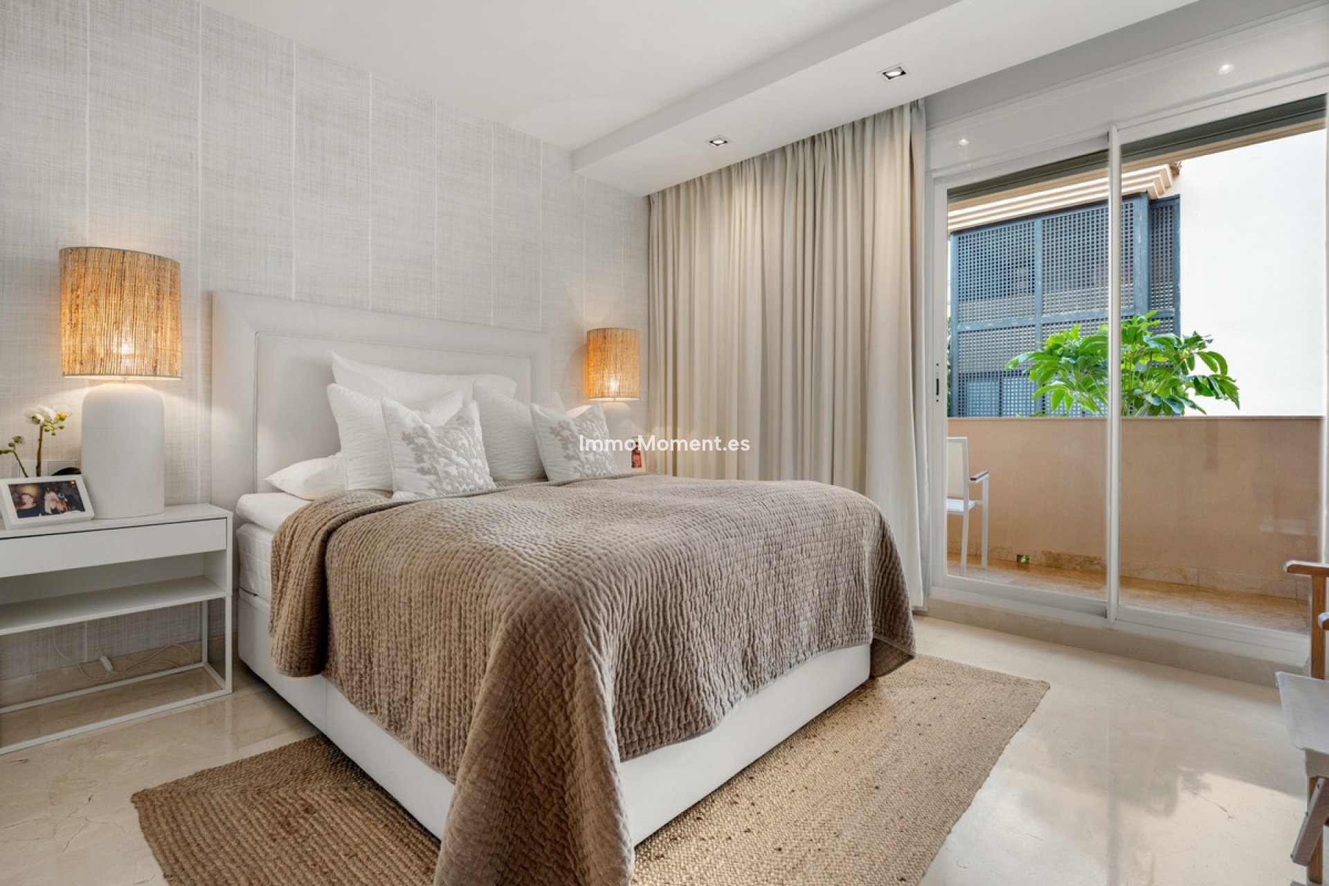 Resale - Apartment - Marbella - Nueva Andalucía
