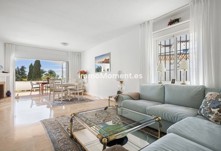 Resale - Apartment - Marbella - Nueva Andalucía